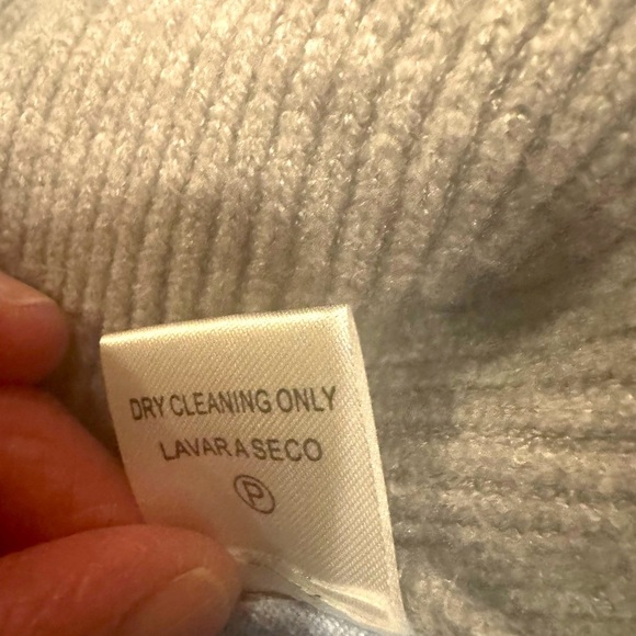 Moodie women Sweater size XS fits like a medium-Large - Picture 11 of 11